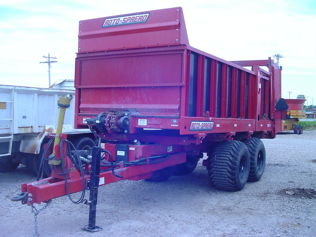 New ROTO-SPREAD Manure Spreader Trailer